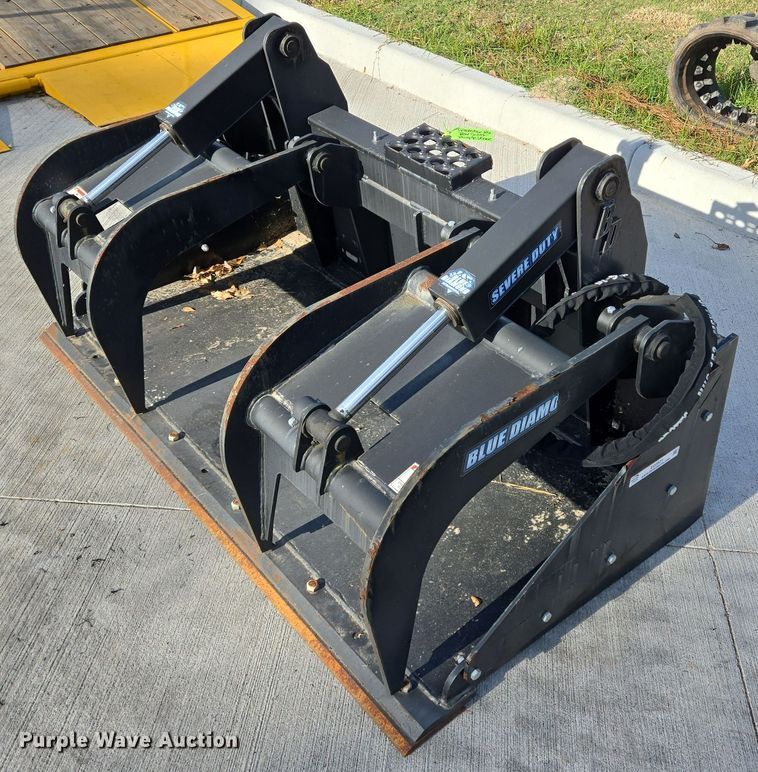 Blue Diamond 106444 skid steer grapple bucket - EQ2531