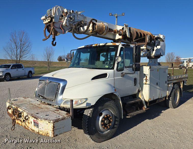 2005 International 4300 digger derrick truck - EQ3668