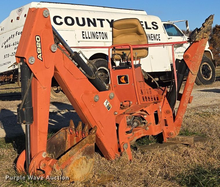 2010 Ditch Witch  A920 backhoe - EQ3748