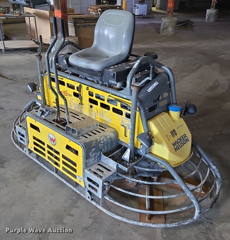 Wacker Neuson CRT48 power trowel - EQ3803