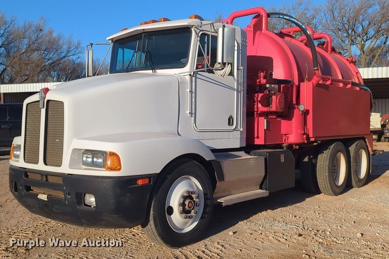 1993 Kenworth T400 vacuum truck - ER1004