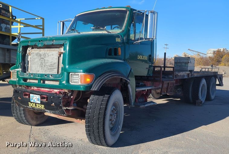 2006 Sterling L9500 flatbed truck - ER4579