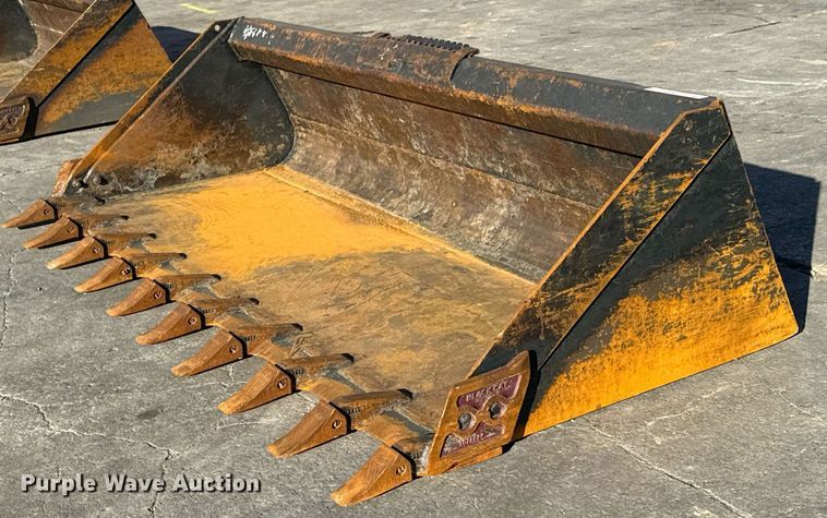 Virnig skid steer bucket - LH9320