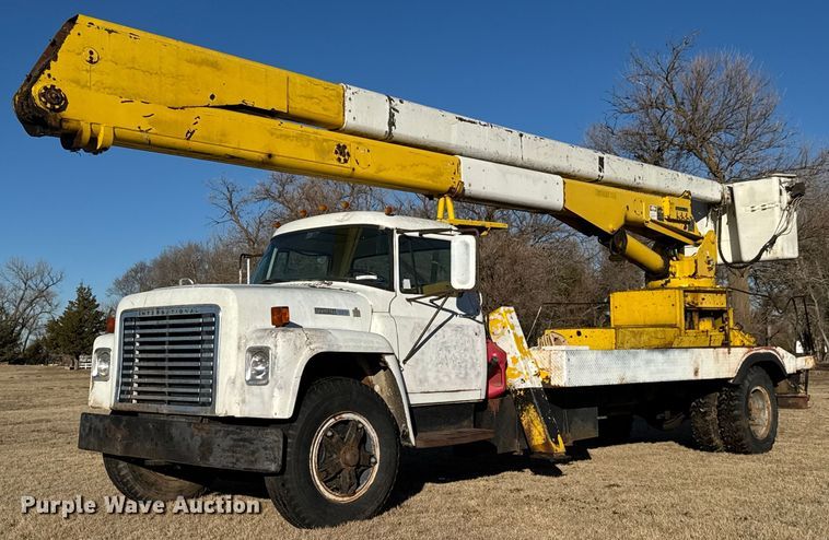 1977 International Harvester Loadstar 1700 bucket truck - LH9328