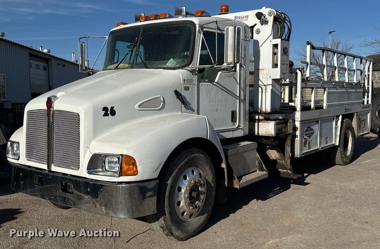 2007 Kenworth T300 crane truck - LH9383