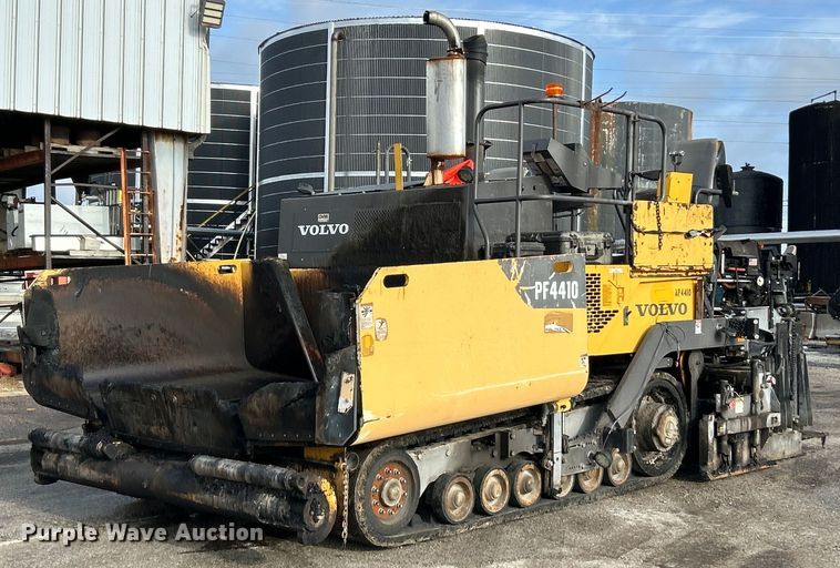 2015 Volvo PF4410 paver - NJ9651