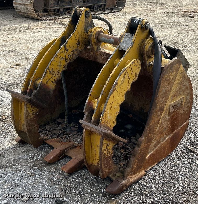 Teran CAT312 excavator bucket - NJ9674