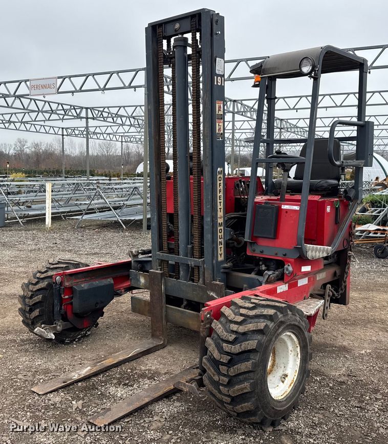 2002 Moffett M5500 forklift - OG9722