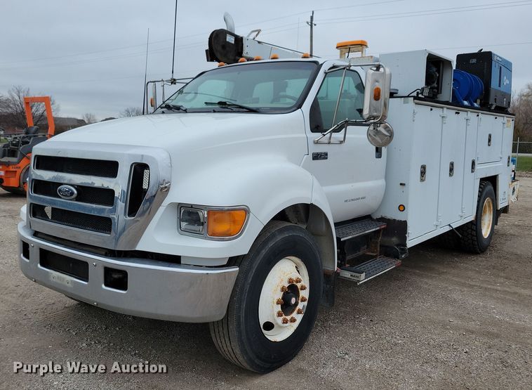 2004 Ford F750 utility / service truck - OH9416