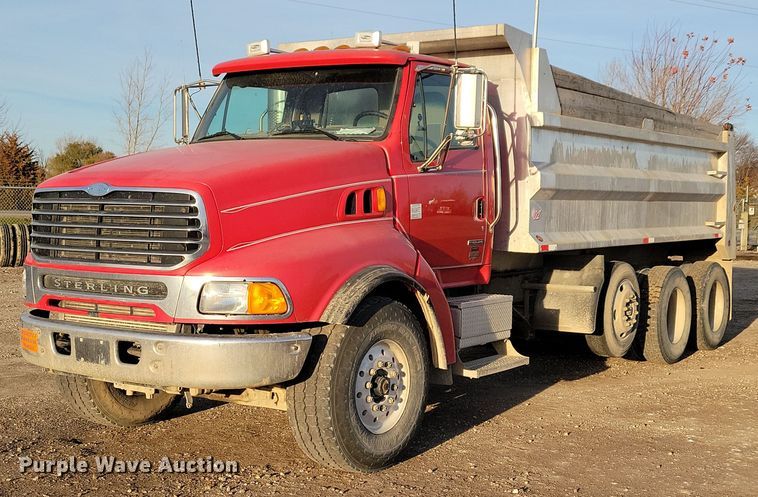 2004 Sterling LT9500 dump truck - OH9417