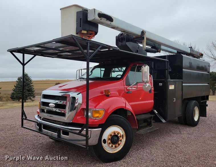 2007 Ford F750 forestry bucket truck - OH9461