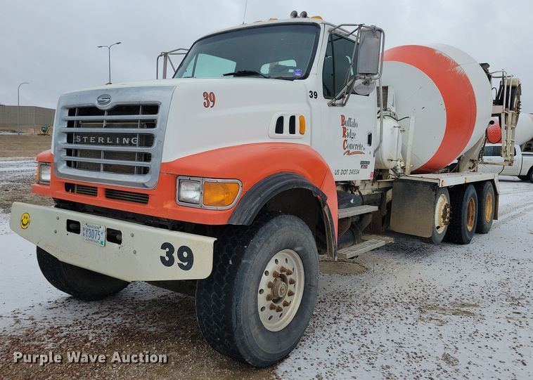 2007 Sterling LT9500 ready mix truck - OH9467
