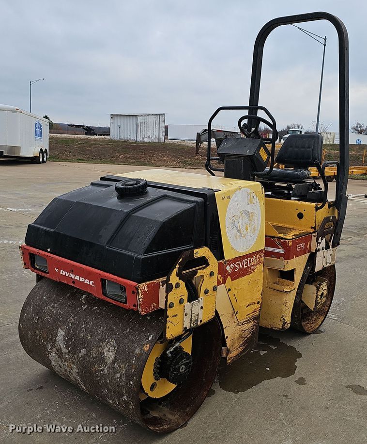 2001 Dynapac CC102 double drum vibratory roller - OJ9155