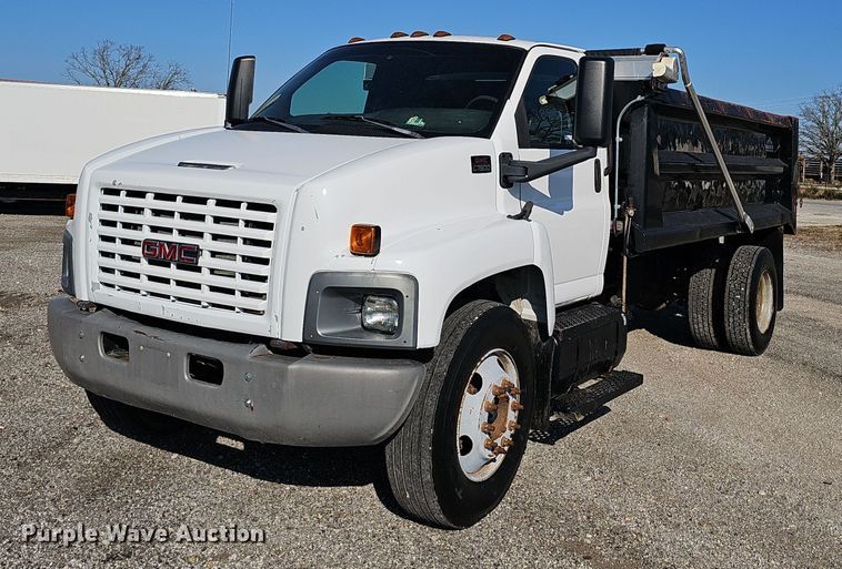 2003 GMC C7500 dump truck - OJ9206