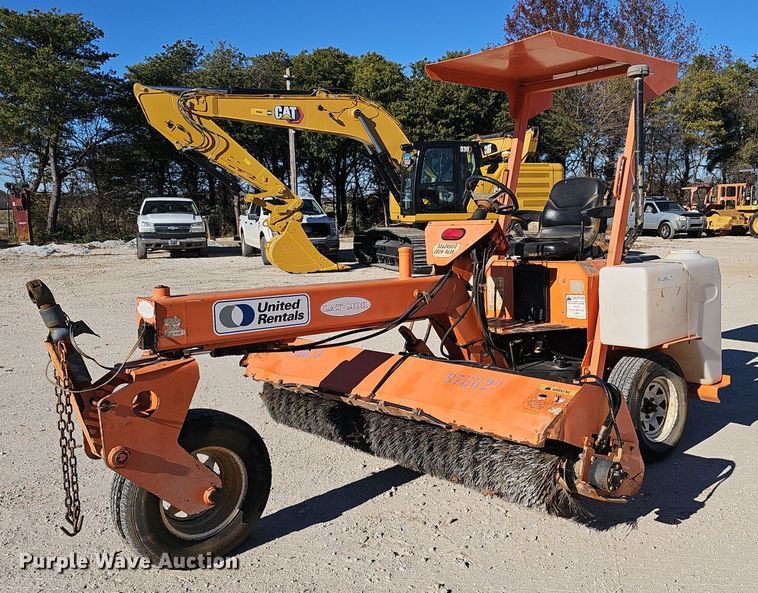 2007 Lay-Mor 8HC broom - OJ9224