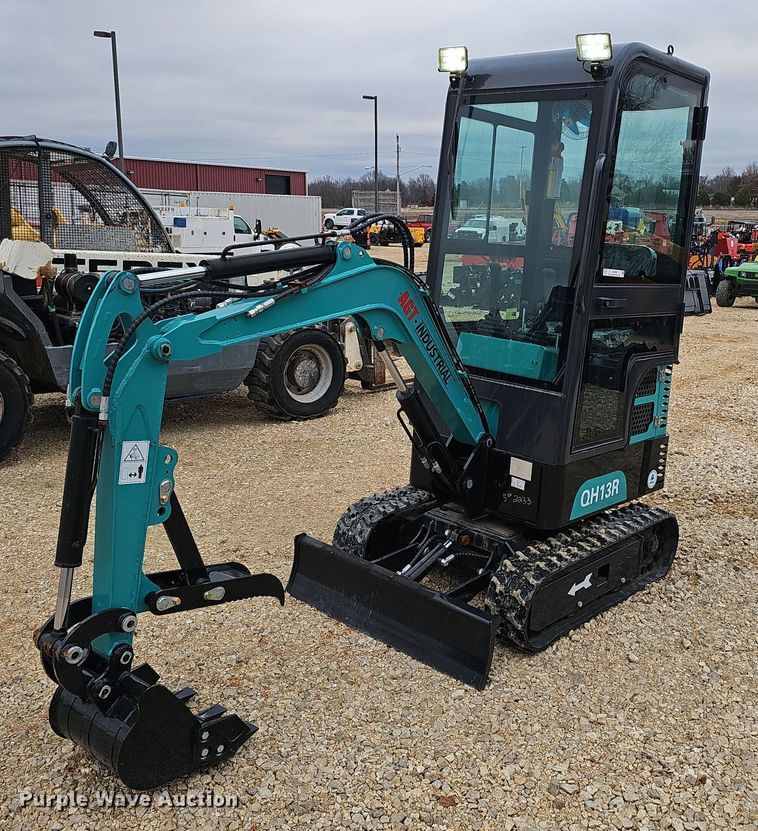 AGT QH13R mini excavator - OJ9295
