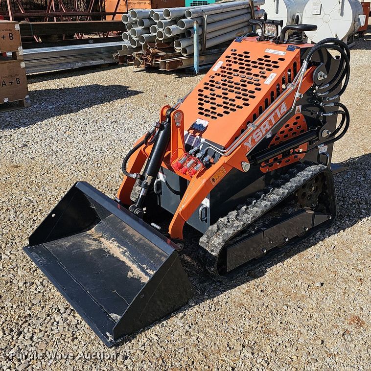 AGT YSRT14 compact utility loader - OJ9310