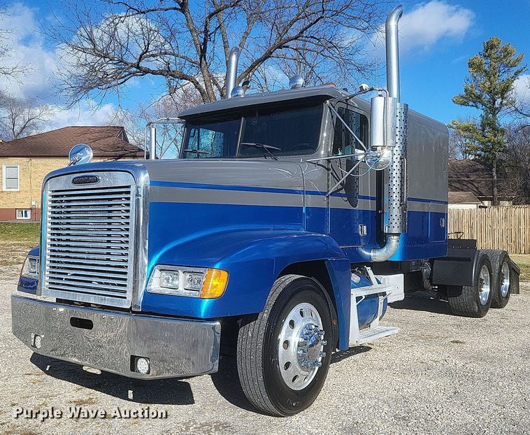 1996 Freightliner FLD120 semi truck - DS5174