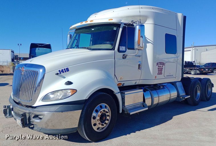 2014 International ProStar Plus semi truck - DW0903