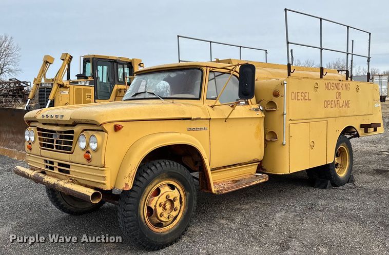 1963 Dodge D500 fuel truck - DX3853