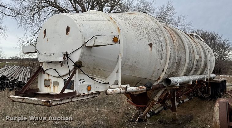 1963 Butler pneumatic dry bulk trailer - DX3860