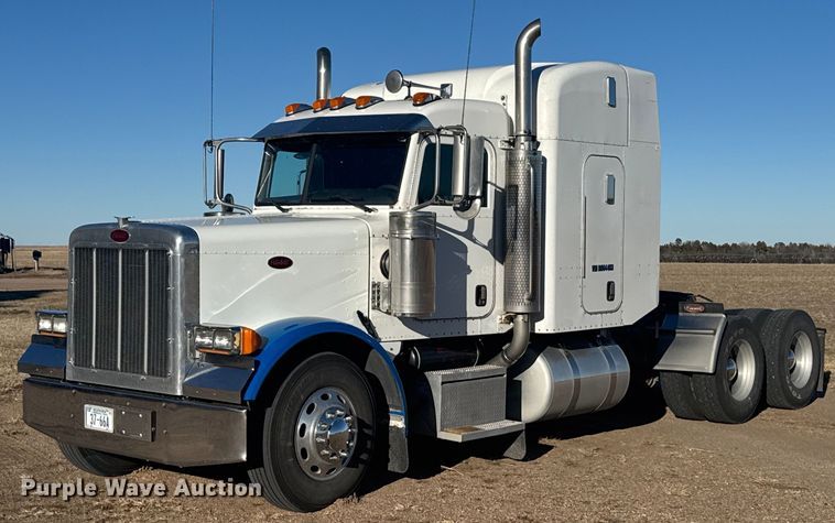 2005 Peterbilt 379 semi truck - DX3895