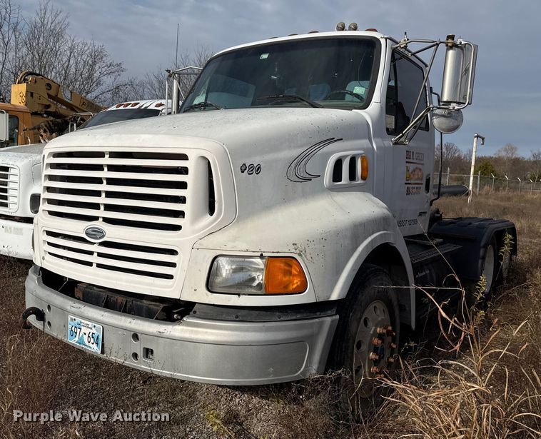 2000 Sterling AT9 semi truck - EG7913