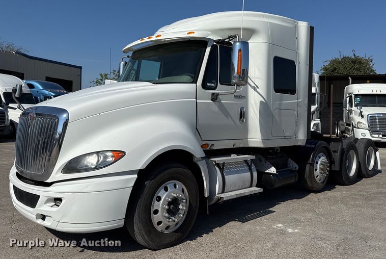 2013 International ProStar semi truck - EJ3297