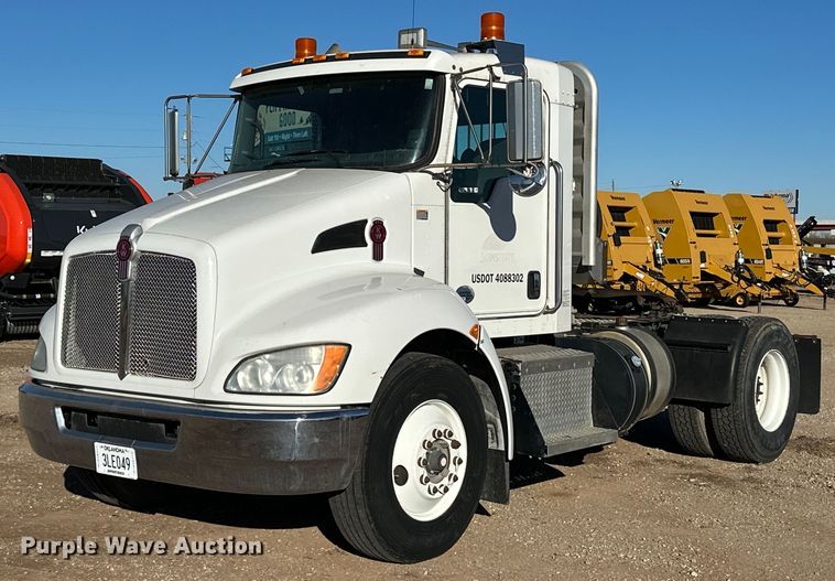 2012 Kenworth T370 semi truck - ER4612