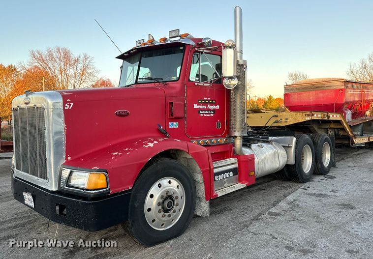 1990 Peterbilt 377 semi truck - MT9024