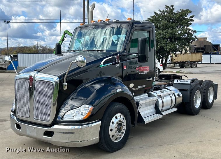 2016 Kenworth T680 semi truck - NJ9566