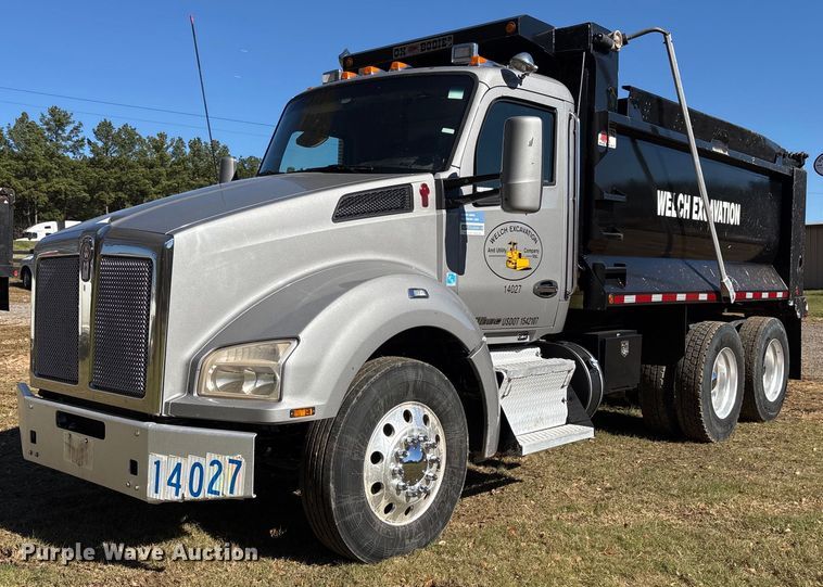 2020 Kenworth T880 dump truck - OK9401