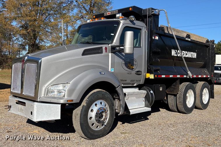 2020 Kenworth T880 dump truck - OK9407