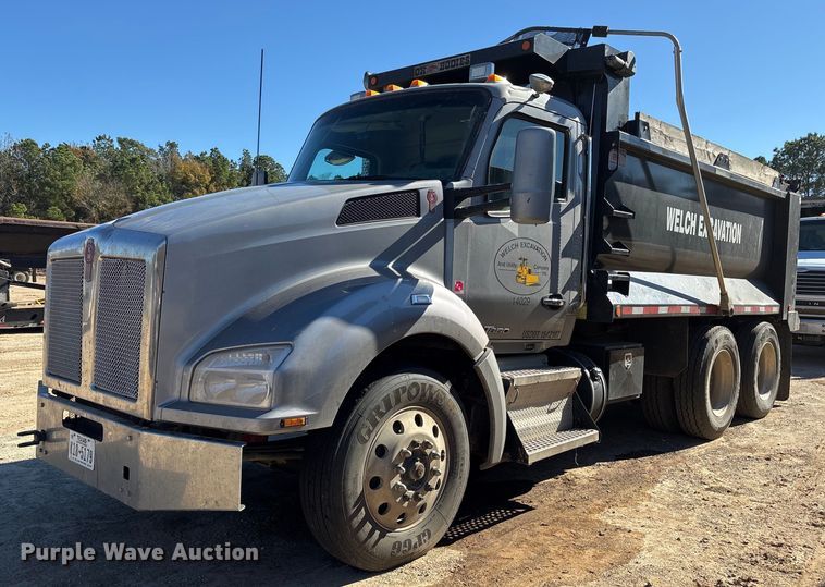 2020 Kenworth T880 dump truck - OK9410