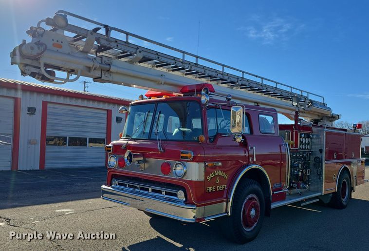 1989 Ford C8000 ladder fire truck - DV0123