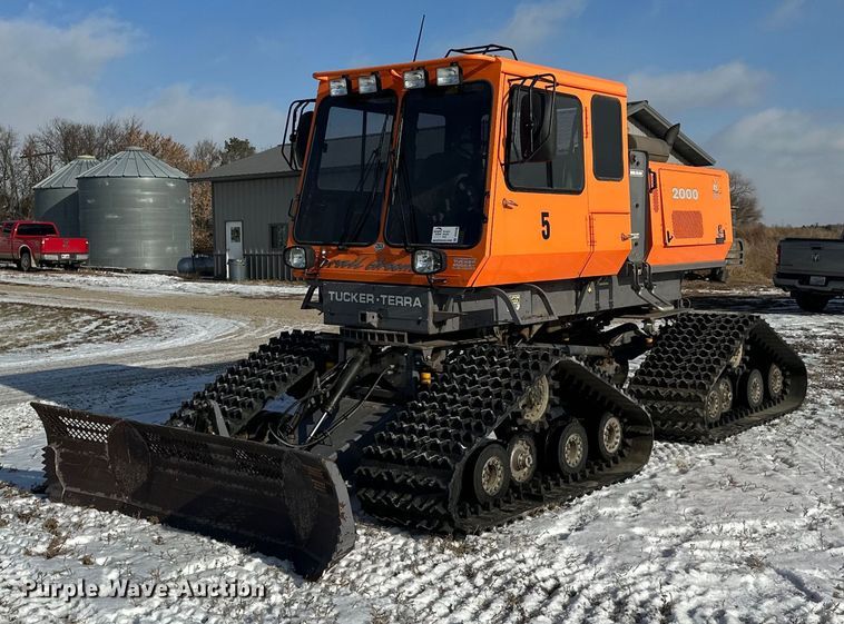 2010 Tucker Sno-Cat 2000D1-26-6 trail groomer - DV0526
