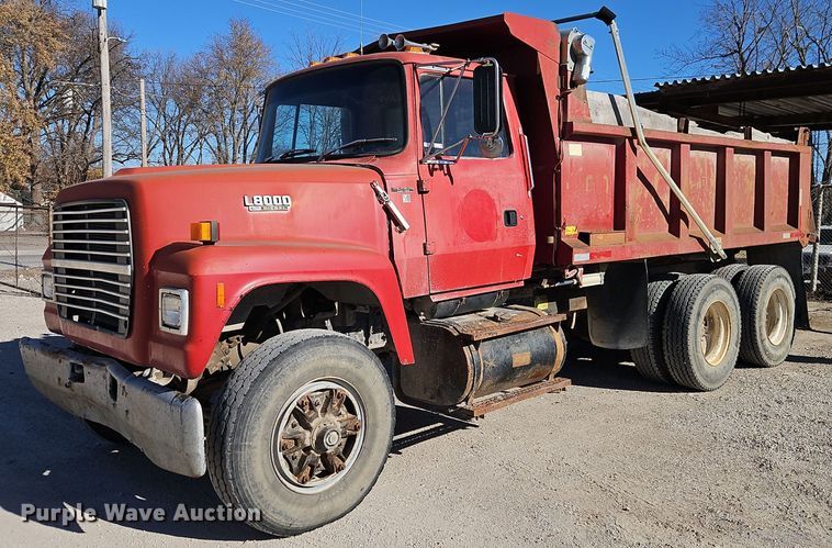 1991 Ford L8000 dump truck - EI8669