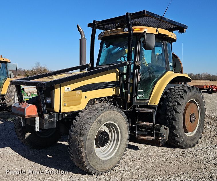 2004 Challenger MT525B MFWD tractor - EI8675