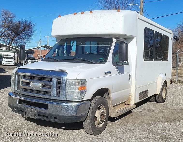 2016 Goshen E350 Super Duty  shuttle bus - EJ8145