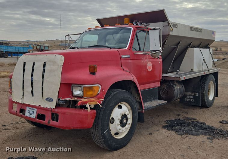1995 Ford F700 spreader truck - ER5046