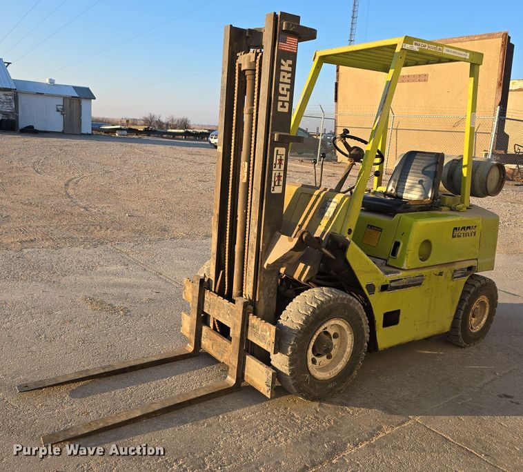 Clark C500-Y40 forklift - LX9007