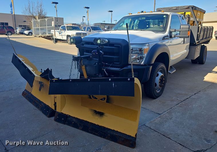 2013 Ford F550 Super Duty XL SuperCab flatbed truck - NI9333