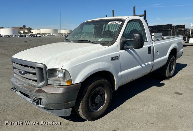2004 Ford F250 Super Duty XL pickup truck - YA0095