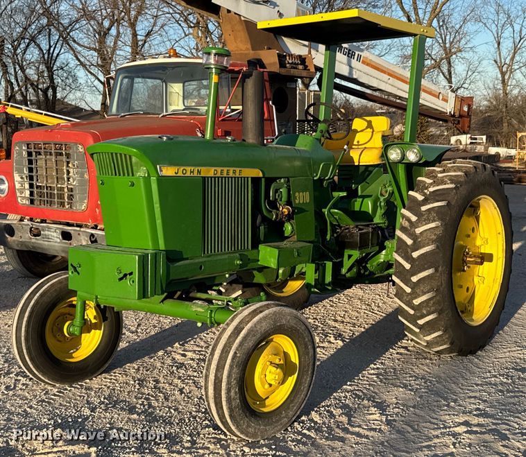 1963 John Deere 3010 tractor - DO0059
