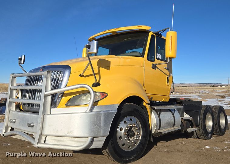 2011 International Prostar Premium truck - DT7020