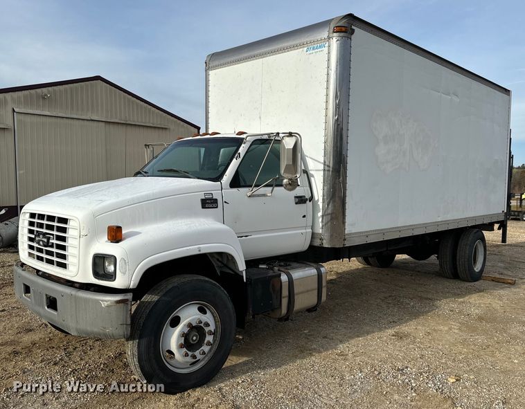 2000 Chevrolet  C6500 box truck - EH7258