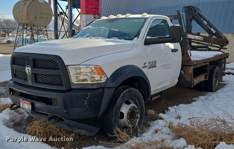 2014 Dodge Ram 4500HD flatbed truck - DT7024