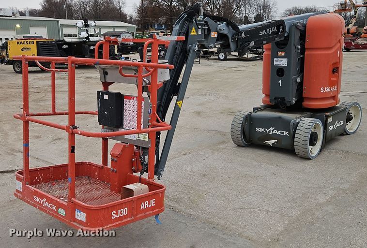2017 Skyjack SJ30 ARJE boom lift - DT7582