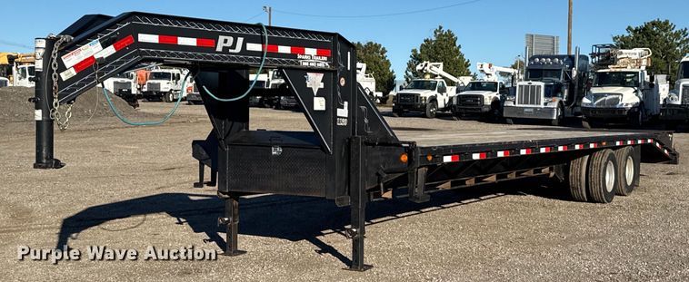 2015 PJ Trailers equipment trailer - EG2283