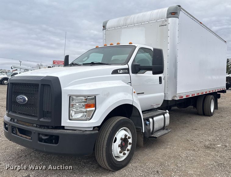 2016 Ford F650 Super Duty box truck - EG2372